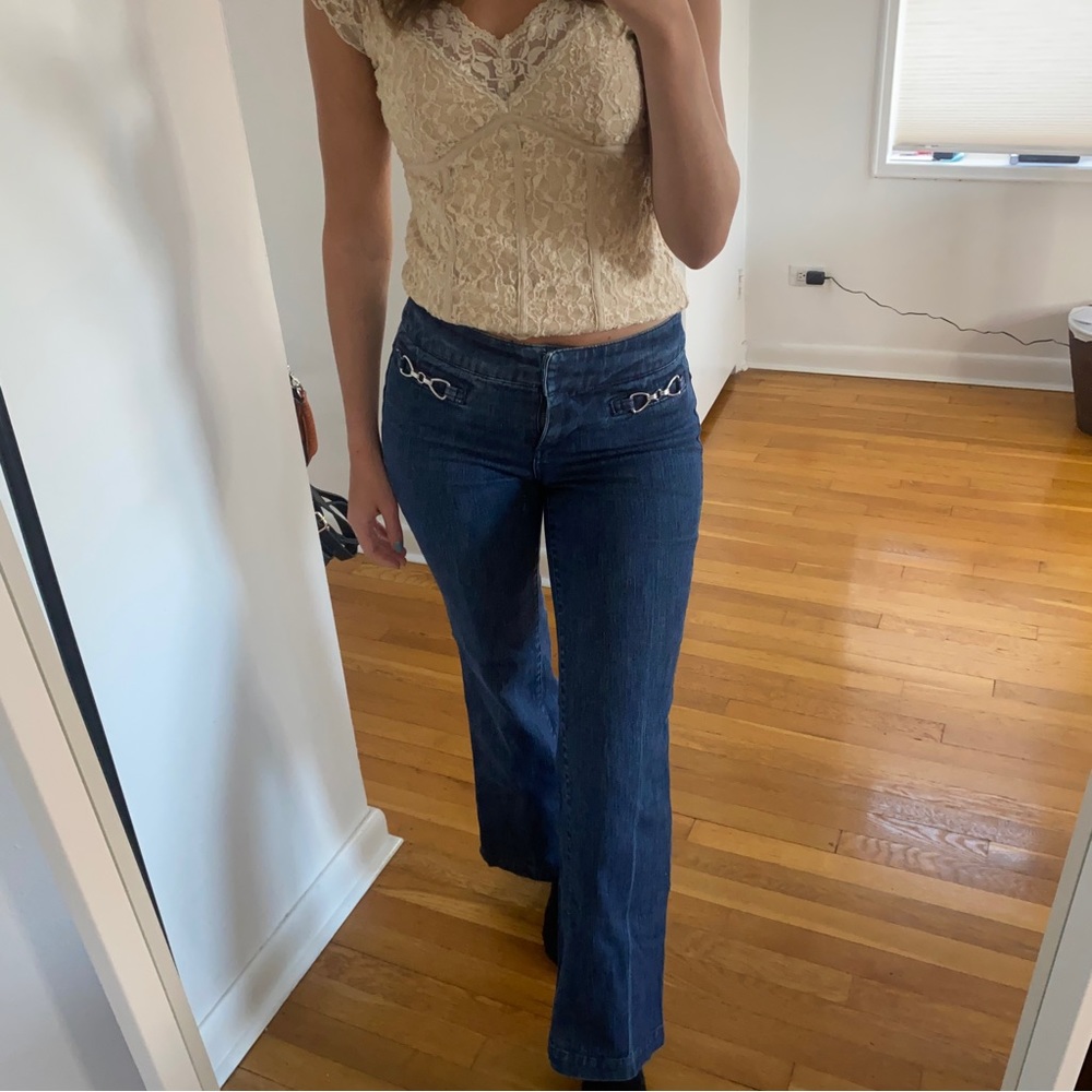Low waisted vintage jeans